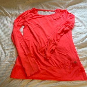 Gap Fit breathe top. Thumb holes and open back. Neon coral